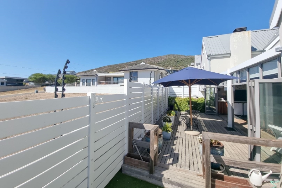 2 Bedroom Property for Sale in Plattekloof Western Cape